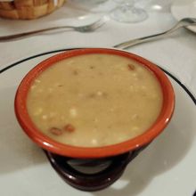 トリエステ地元料理のスープ