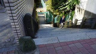 こんな急な坂はまずありません