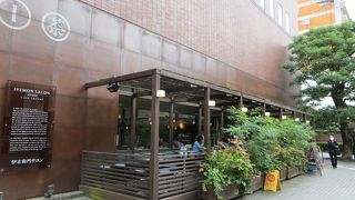 三条通にある観光客の頼もしい味方。