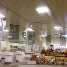 お土産や地元情報がたくさん