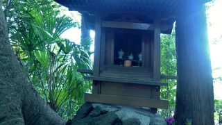 石神井城主の娘のお墓という説があります