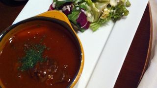 赤ちゃん連れには最適！ベッドみたいな席もあります。