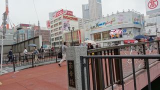 人通りが多い場所