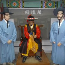 無料で着れます。