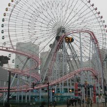 コスモクロック２１とジェットコースター