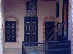 リヤド ヒバ 写真