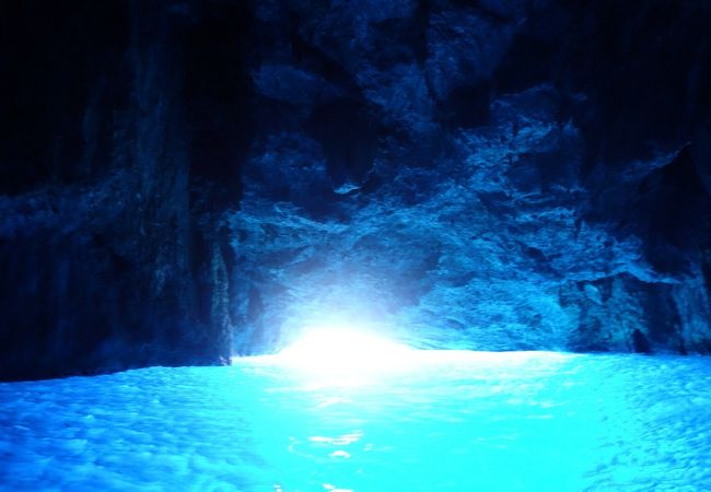 エーゲ海の青の洞窟