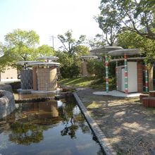 便器大手メーカーINAX(現LlXlL)がつくった公園です。