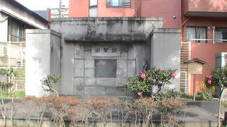 明治天皇が東京に移る際に宿泊した歴史のある跡地に造られた公園です