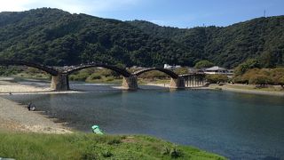 アーチが綺麗な橋