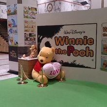 新東京ビルのプーさんコーナー。