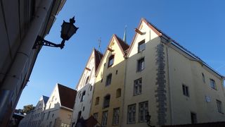 色使いのかわいい建物