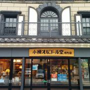 色々な素材で作られたオルゴールが販売されている『小樽オルゴール堂堺町店』