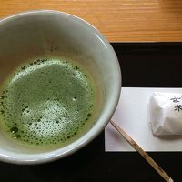 お抹茶とお菓子でひと休み…