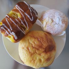 メイプルメロンパン、リンゴでBON、なめらかチーズリンゴ