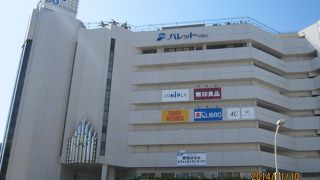 県庁前駅の割と大きなデパート