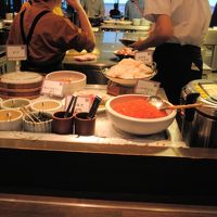 いくらも乗せ放題！！オリジナルの海鮮丼が作れます♪