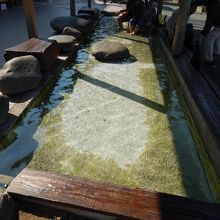 菊池夢美術館前にある無料の足湯