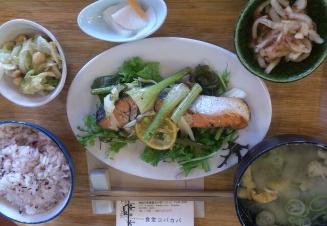 素朴な味の定食