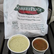 クリーム系とトマト系のスープ、どちらも美味しかったです。