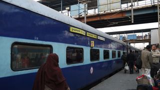 車両の表示がとても分かりやすくなっていて列車の時刻も正確になっていました