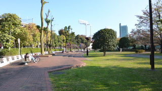 神宮外苑地区にあります