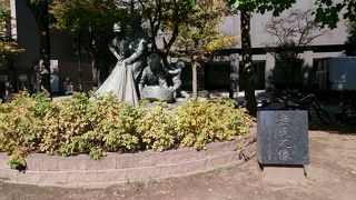 漁民のお母さん達の尽力でできた像