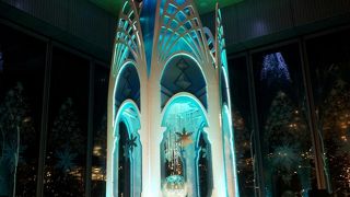 2014 丸ビルのクリスマス・ツリーは「アナと雪の女王」がテーマ