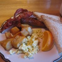 隣のファミレスでの朝食