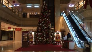 羽田空港第1ターミナルは朝5時15分から動き出します。