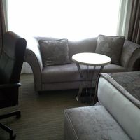 落ち着いた色合いのお部屋です