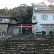 石段と住吉神社