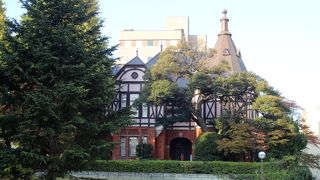 白金の洒落た洋館