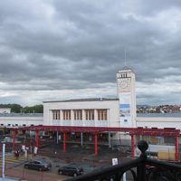 ホテルの窓から、目の前はクレルモン・フェラン駅