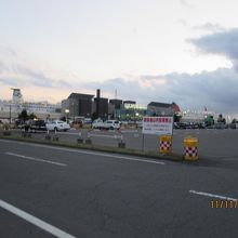 苫小牧駅から徒歩５０分、遠いなーという印象。