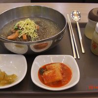 全州ビビンバのお店で食べたメミルククス(そば粉の冷麺)。