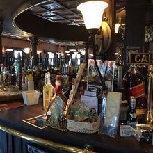 ベーカリーコーナーの奥がレストラン