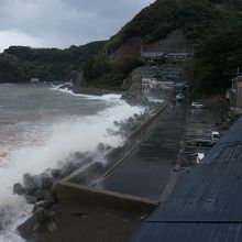 海が荒れてて残念です