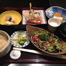 どれも控えめの味で美味しいセット料理