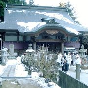 石鎚山系にある遍路ころがしの一つでもある寺です