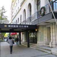 本館の入口、入って左側がカフェテリア