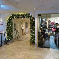 初代の「シーガーディアン」は、右側のお店の場所にありました。