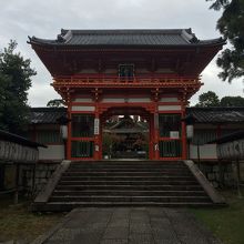 境内は人が殆どいないのでゆっくりできます。