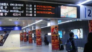 　　エレベ−タ−あります