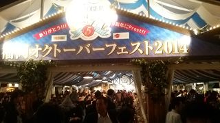 屋外で飲むビールはおいしいです