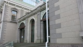 都会のど真ん中に残る史跡