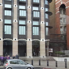 ここで入場チケットを売っています！