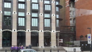 荘厳な建物です！