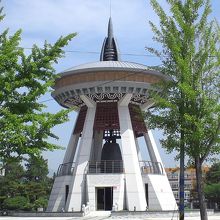 博物館駅から東側に見える金海市民の鐘。