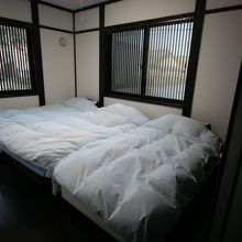 2階の洋間（寝室）